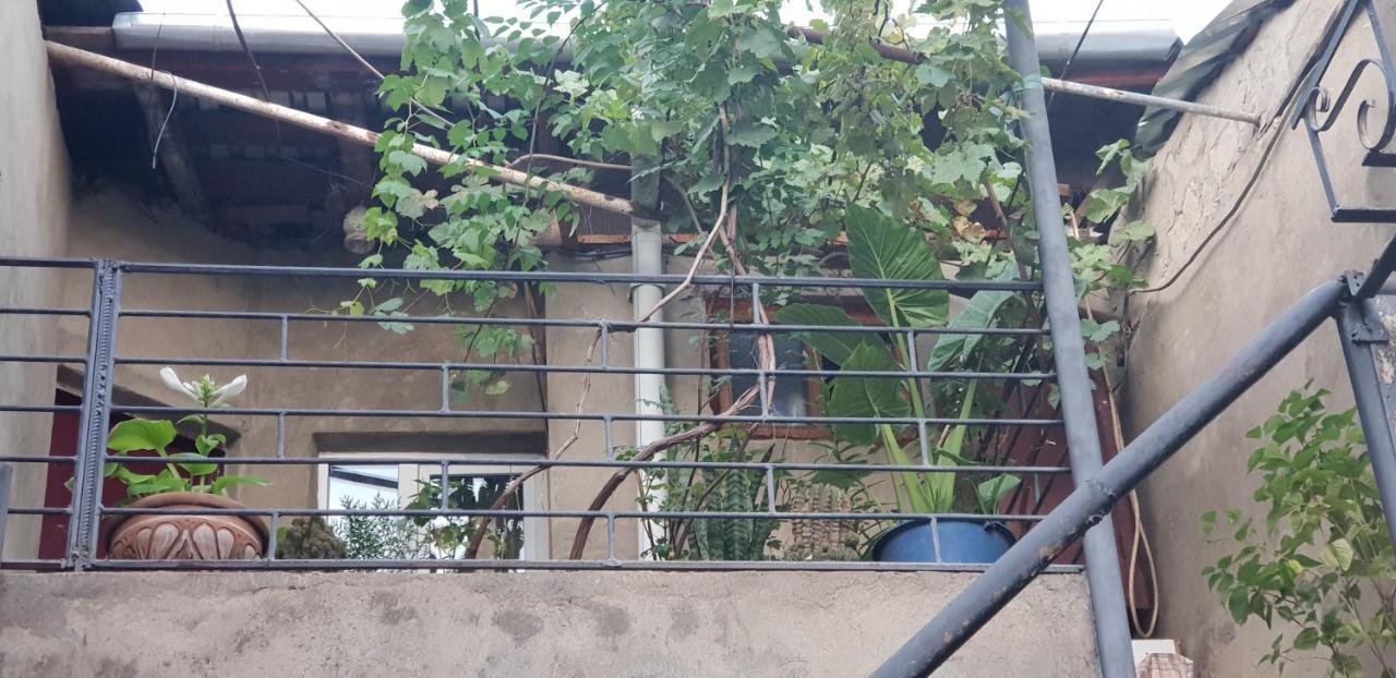 2 Santeli Turn Guest House Tbilisi Buitenkant foto